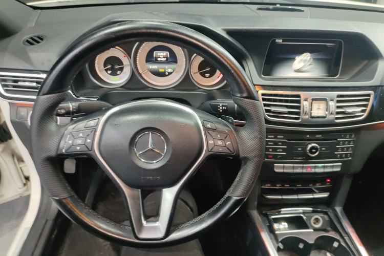 Used Mercedes-Benz E-Class 2015 Facelift E 200 L Sport Edition
