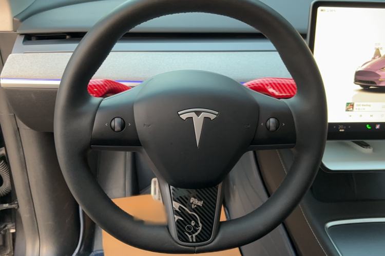 Used Tesla Model Y 2024 Long-Range All-Wheel-Drive Version
