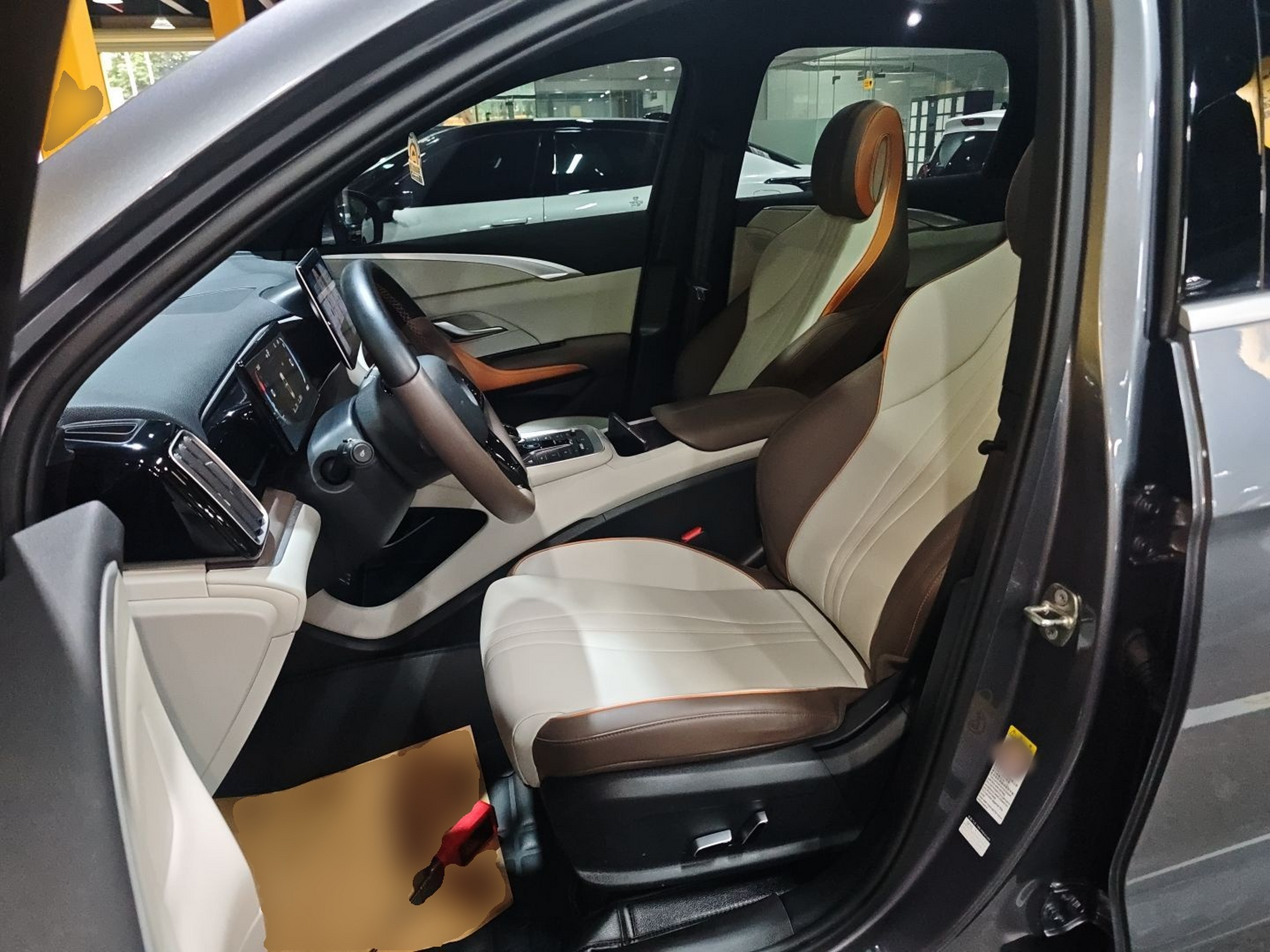 Переднее сиденье в автомобиле