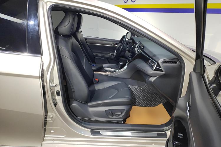 Used Toyota Camry 2019 Revised Version 2.0G Luxury Edition