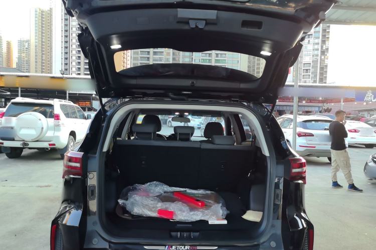 Used Jetour X70S 2022 1.5T DCT Active Version 7-Seater
