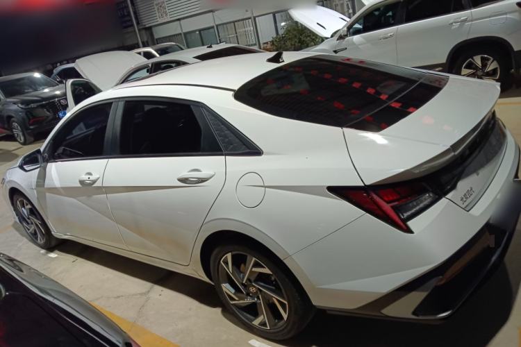 Used Hyundai Elantra 2023 1.5L CVT LUX Prestige Edition
