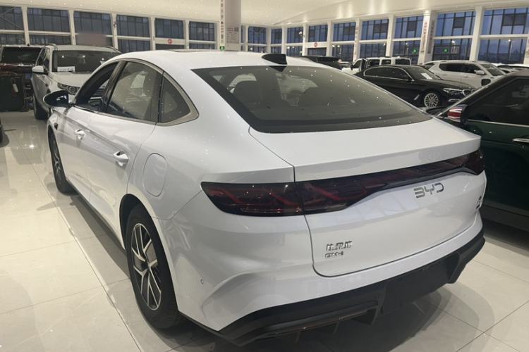 Used BYD Qin L 2025 DM-i Smart Drive 120KM Leading Model