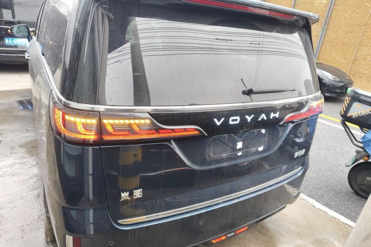 Used VOYAH Dream 2025 PHEV Four-Wheel-Drive Flagship Kunpeng Edition
