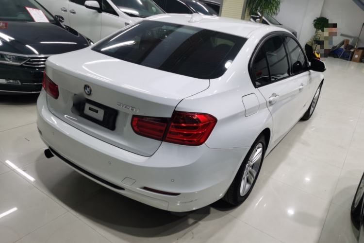 Used BMW 3 Series 2014 320i Sport Design Package
