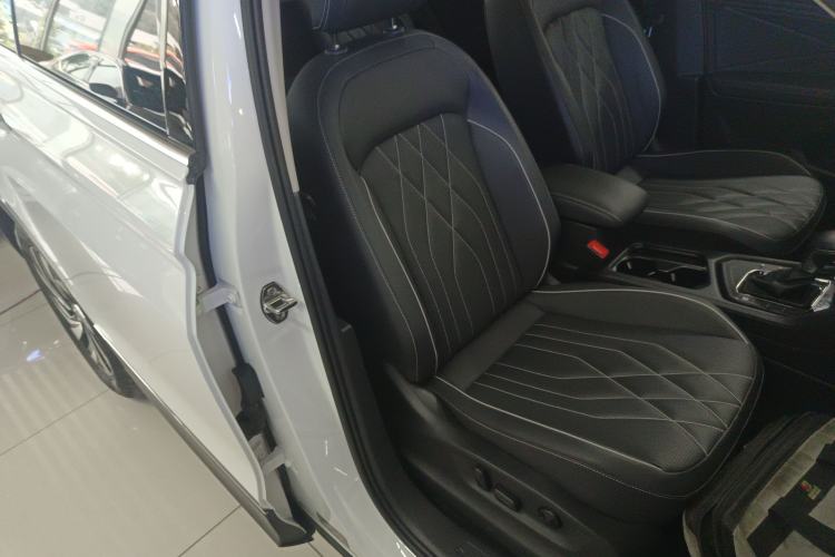 Used Volkswagen Tiguan L 2024 300TSI Automatic Two-Wheel Drive Smart Edition
