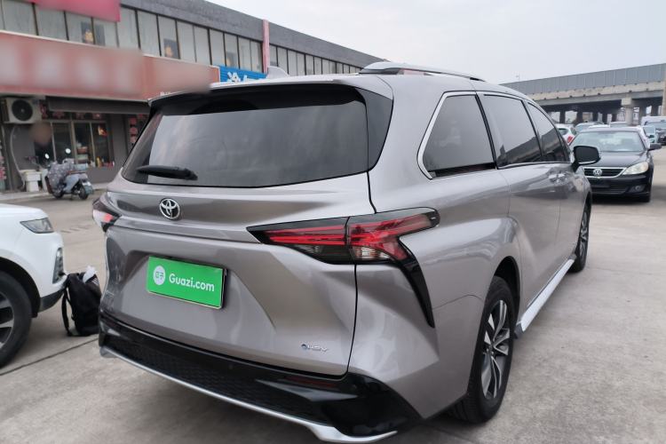 Used Toyota Granvia 2024 2.5L Hybrid Luxury Edition