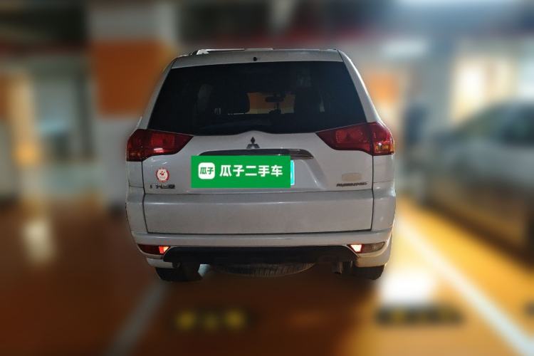 Used Mitsubishi Pajero Sport 2013 3.0L Automatic 4x4 Flagship Edition
