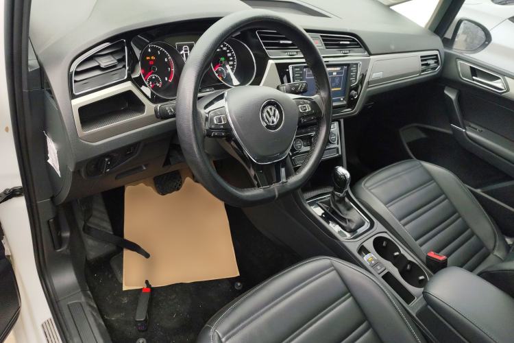 Used Volkswagen Touran 2018 Volkswagen Touran L 280TSI DSG Comfort Edition 7 Seats China VI Standard
