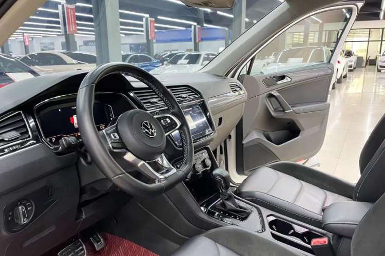 Used Volkswagen Tiguan L 2021 330TSI Automatic Two-Wheel Drive R-Line Enhanced Edition
