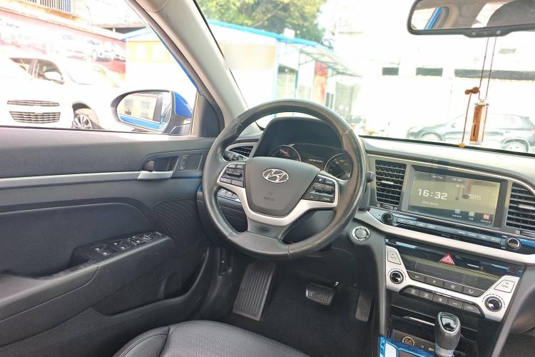 Used Hyundai Elantra 2016 1.6L Automatic ZhiXuan · Flagship Edition
