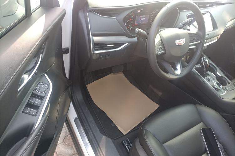 Used Cadillac XT4 2020 28T Two-Wheel-Drive Leading Version