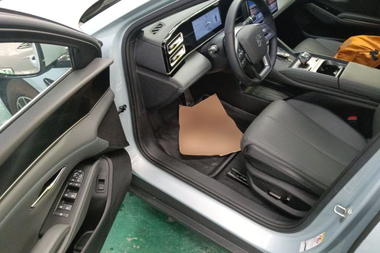 Used BYD Qin L 2025 DM-i Smart Drive 120KM Superior Model