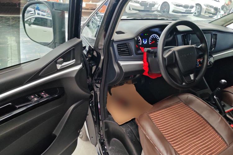 Used FORTHING Lingzhi 2023 M5 1.6L Practical Model 5 Seats
