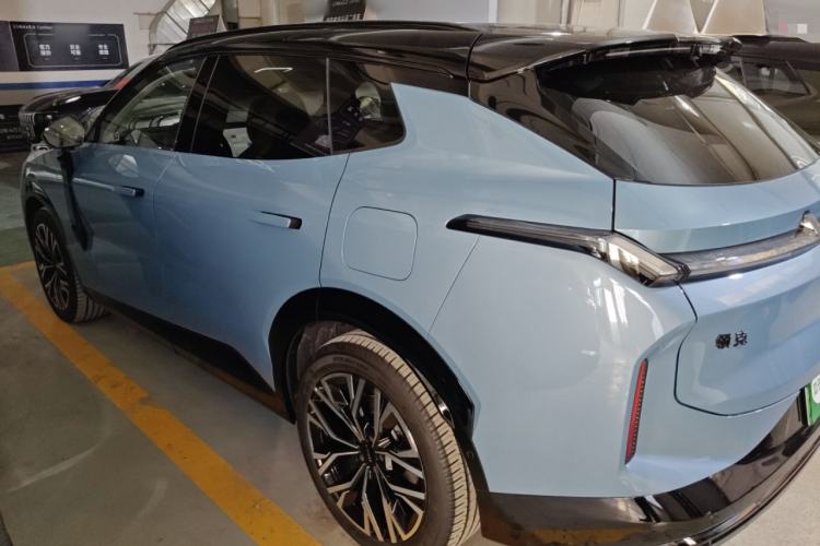 Used Lynk & Co 08 EM-P 
