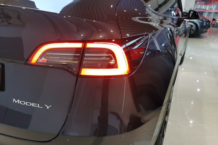 Used Tesla Model Y 2024 Long-Range All-Wheel-Drive Version
