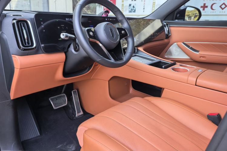 Used Hima AITO M8 2025 Extended-Range Max+ Version 53.4 kWh 6-Seater Edition