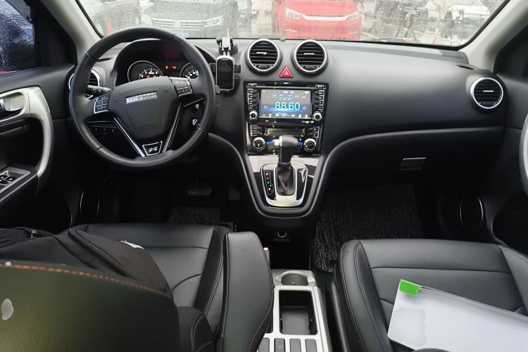 Used Haval H6 2016 Upgraded Model 1.5T Automatic Two-Wheel Drive Elite Version
