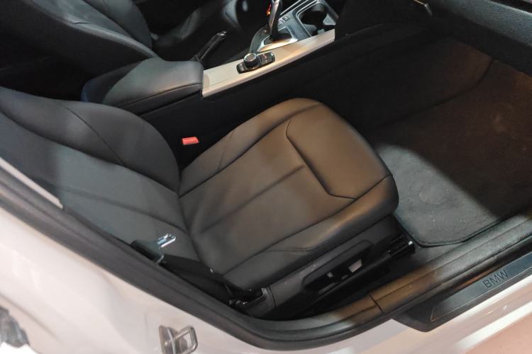 Used BMW 3 Series 2015 320Li Luxury Edition Fashion Model
