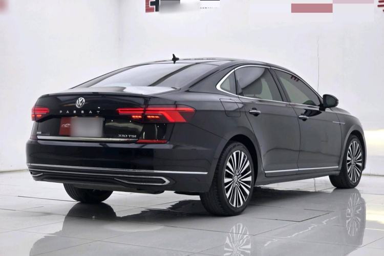 Used Volkswagen Passat 2019 330TSI Luxury Edition China VI Standard
