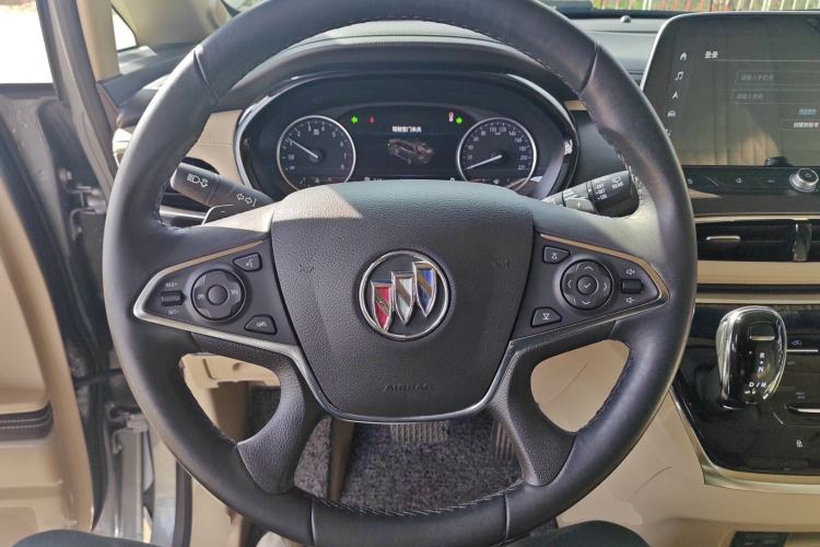 Used Buick GL8 2023 Facelifted Land Cruiser Executive Luxury Version
