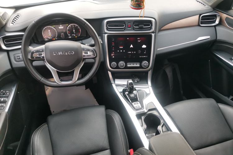 Used Lynk & Co 01 2019 2.0T Two-Wheel-Drive Pro Version China VI Standard
