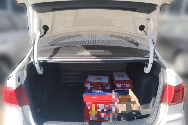 Used Volkswagen Santana 2016 1.6L Manual Comfort Edition
