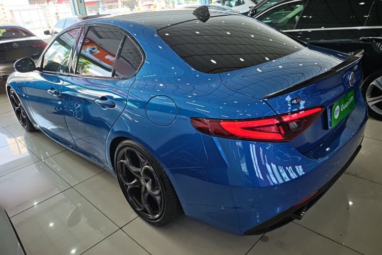 Used Alfa Romeo Giulia 2022 2.0T 280HP Veloce Track Edition
