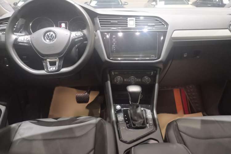 Used Volkswagen Tiguan L 2021 330TSI Automatic Two-Wheel Drive Smart Edition