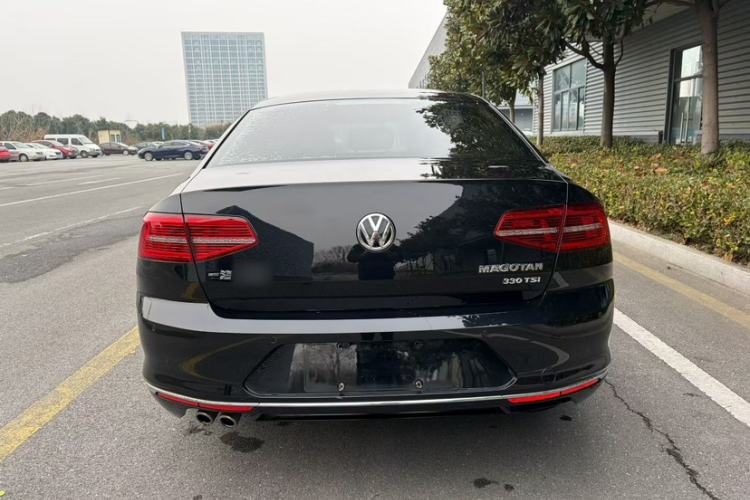 Used Volkswagen Magotan 2017 330TSI DSG Leading Model
