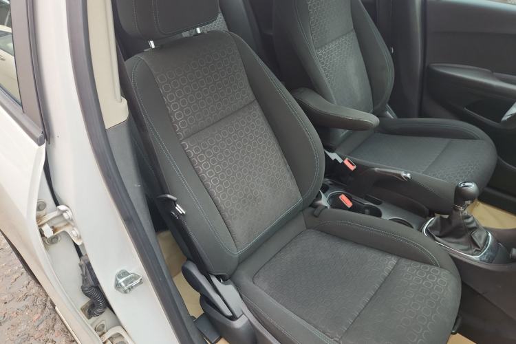 Used Chevrolet Trax 2016 1.4T Manual Two-Wheel Drive Comfort Version with Sunroof
