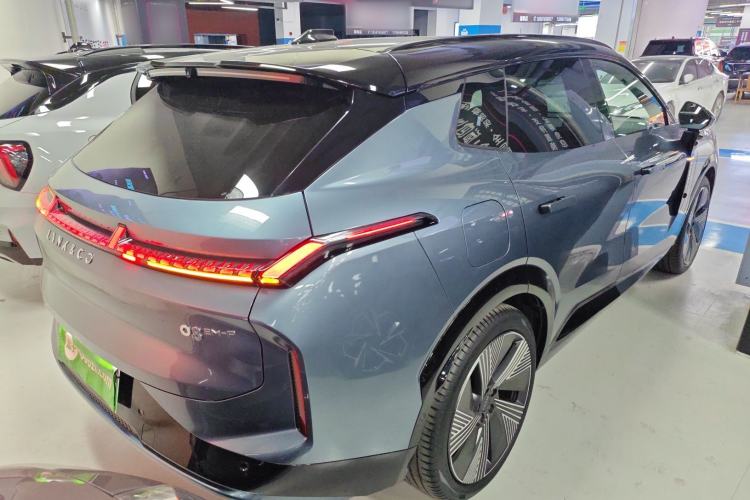 Used Lynk & Co 08 EM-P 2025 220 km All-Wheel-Drive Performance Halo
