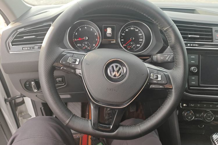 Used Volkswagen Tiguan L 2019 330TSI Automatic Two-Wheel Drive Smart Luxury Version China V Emission Standard