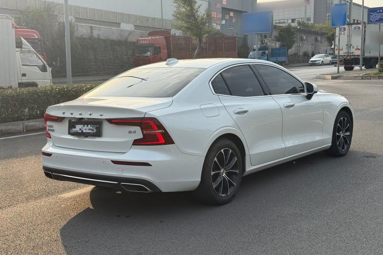 Used Volvo S60 2022 B4 Zhiyi Luxury Edition