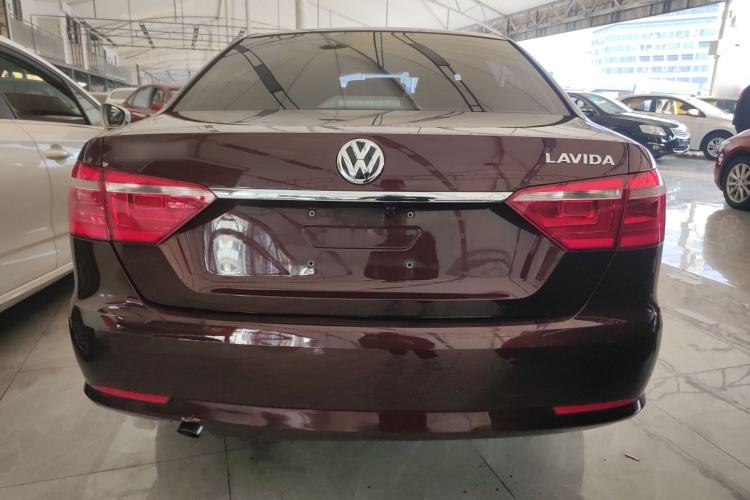 Used Volkswagen Lavida 2013 Revised Classic 1.6L Automatic Fashion Edition
