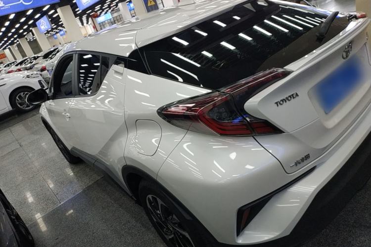 Used Toyota IZOA 2020 2.0L Yichi Version
