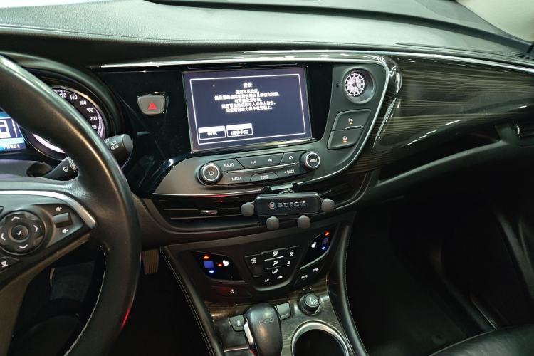 Used Buick Envision 2018 20T Two-Wheel-Drive Elite Model
