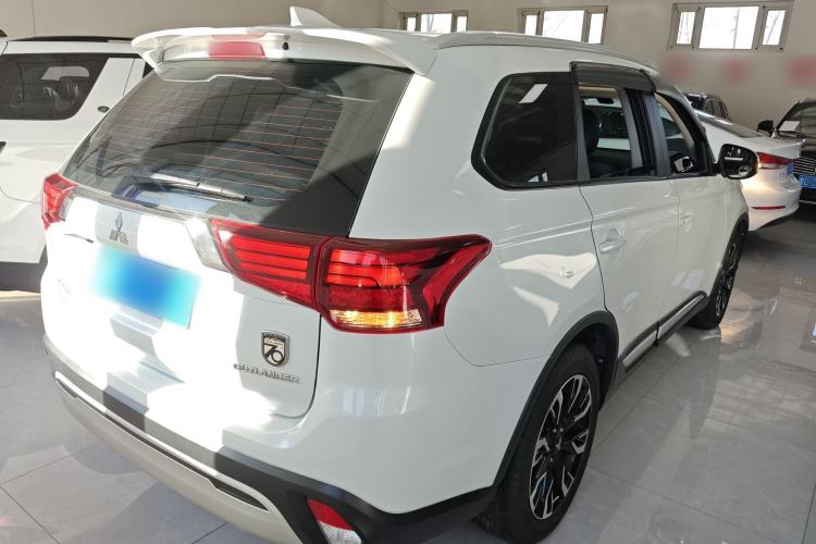Used Mitsubishi Outlander 2019 2.0L Two-Wheel Drive Comfort Edition 5 Seats China VI Standard
