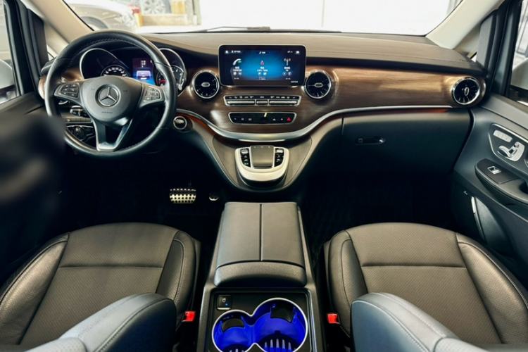 Used Mercedes-Benz V-Class 2020 V 260 L Long-wheelbase Luxury Edition