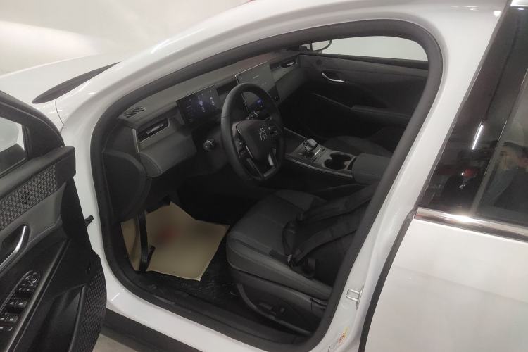 Used BYD Qin PLUS 2025 DM-i Smart Drive 55KM Beyond Model
