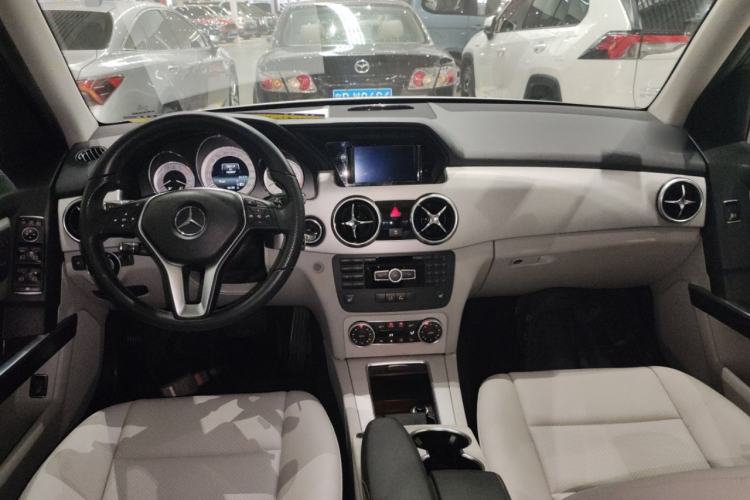 Used Mercedes-Benz GLK-Class 2013 GLK 300 4MATIC Dynamic Sunroof Model
