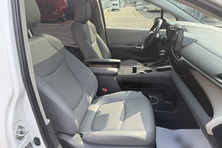 Used Toyota Sienna 2021 2.5L Hybrid Luxury Edition
