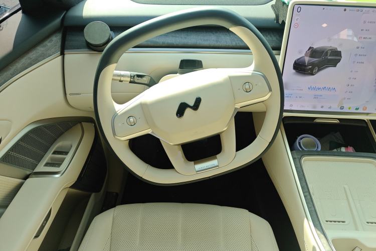 Used ONVO Luxeed L90 2025 Model—Max Six-Seater Version