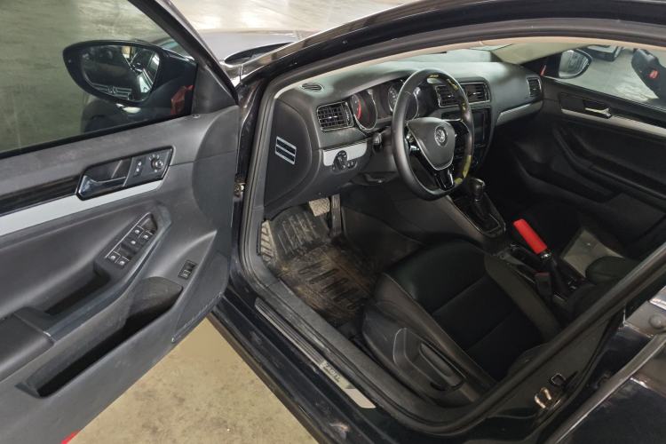 Used Volkswagen Sagitar 2015 1.6L Automatic Comfort Model