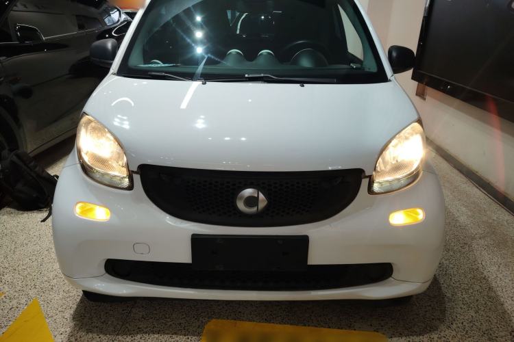 Used  fortwo 2015 1.0L 52 kW hardtop Dynamic version
