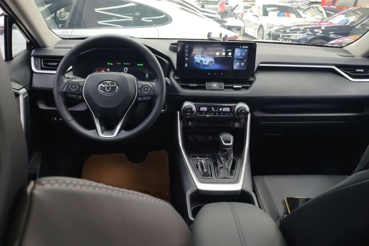 Used Toyota Wildlander 2023 2.0L CVT Two-Wheel Drive Luxury PLUS Edition
