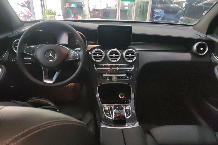 Used Mercedes-Benz GLC 2018 GLC 260 4MATIC Luxury Model