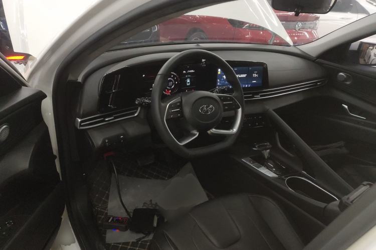 Used Hyundai Elantra 2022 1.5L CVT LUX Prestige Edition