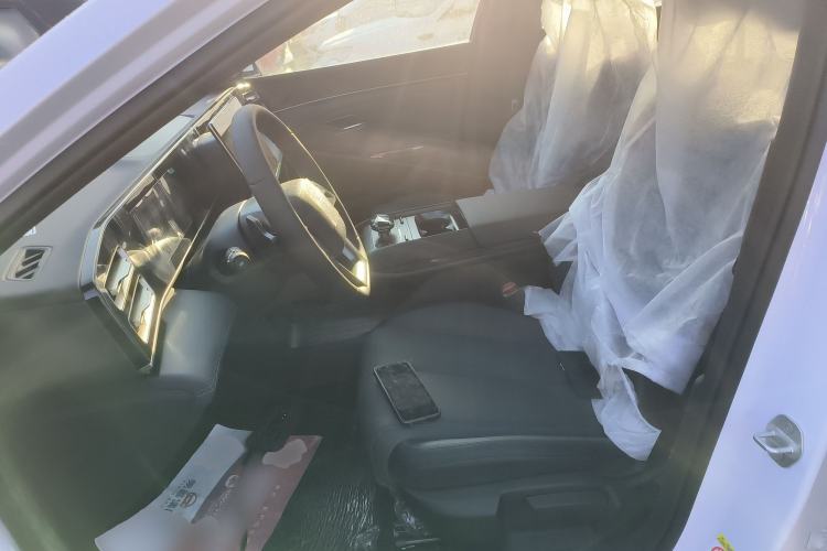 Used BYD Qin L 2025 DM-i Smart Drive 80KM Leading Model
