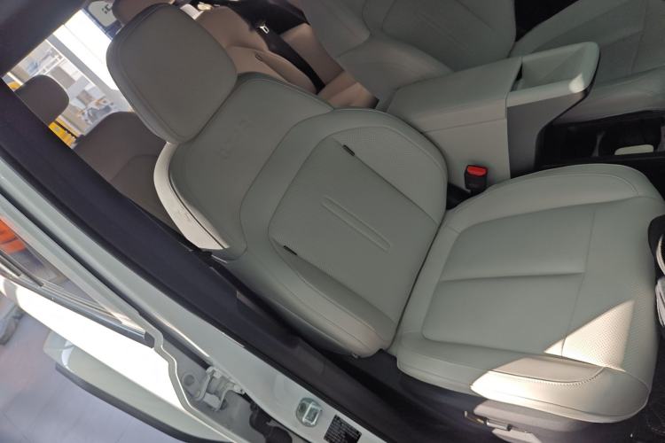 Used  V23 2025 550 Two-Wheel Drive Intelligent Driving Version
